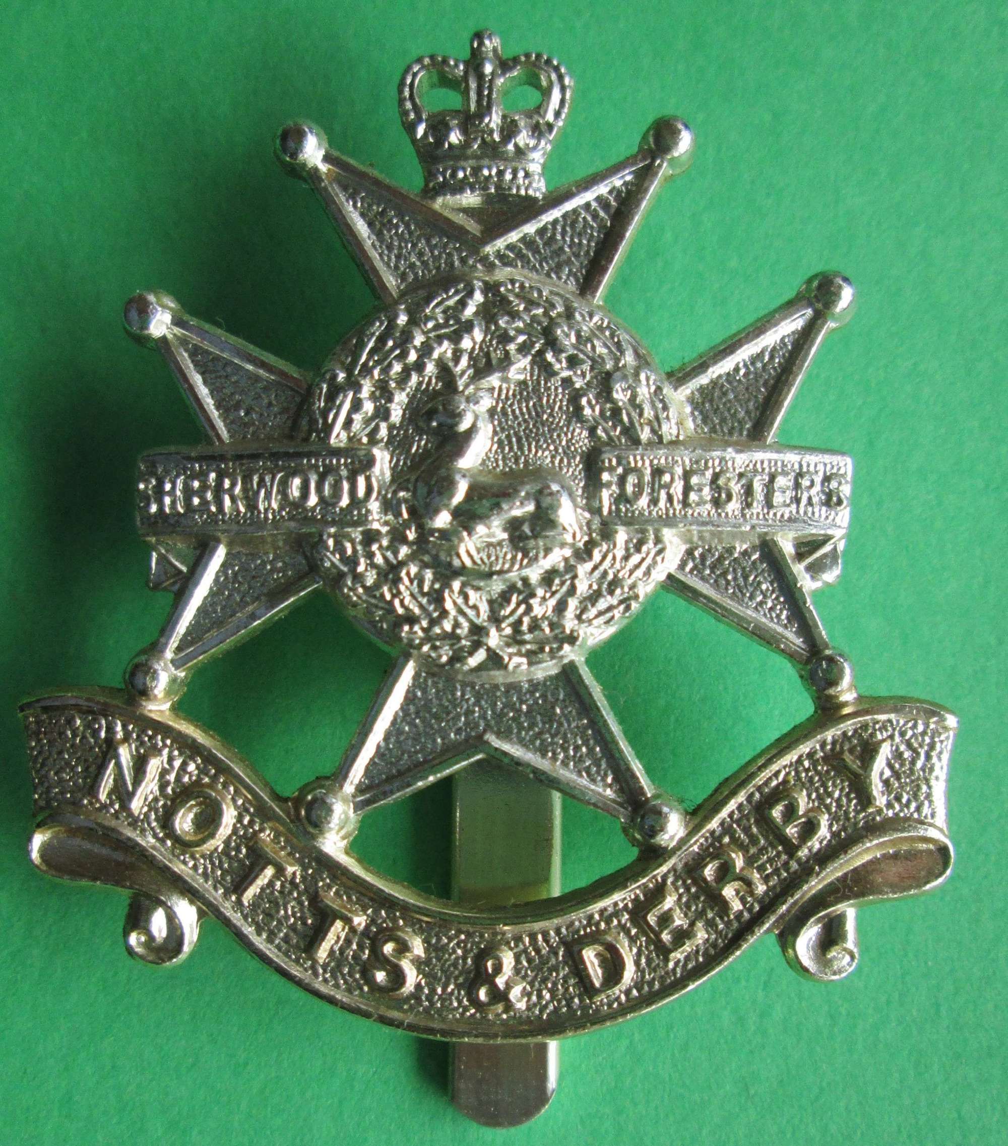 NOTTS & DERBY STAY BRIGHT CAP BADGE