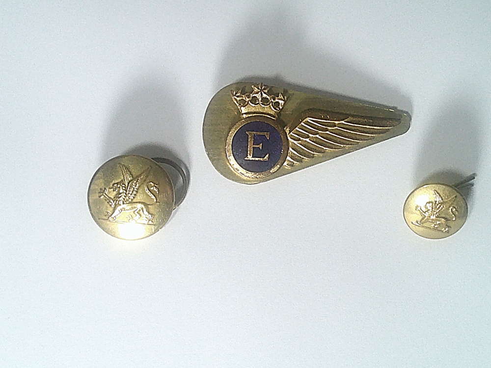 RARE BOAC Airline Engineer Officer gilt and enamel brevet uniform badge