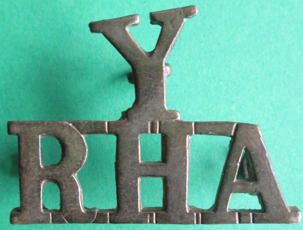 CITY OF LONDON YEOMANRY (ROUGH RIDERS) METAL TITLE