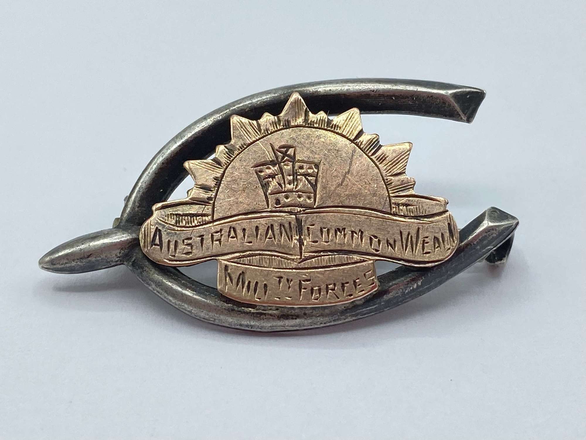 WW1 Australian Commonwealth Silver & Gold Sweetheart Brooch Badge