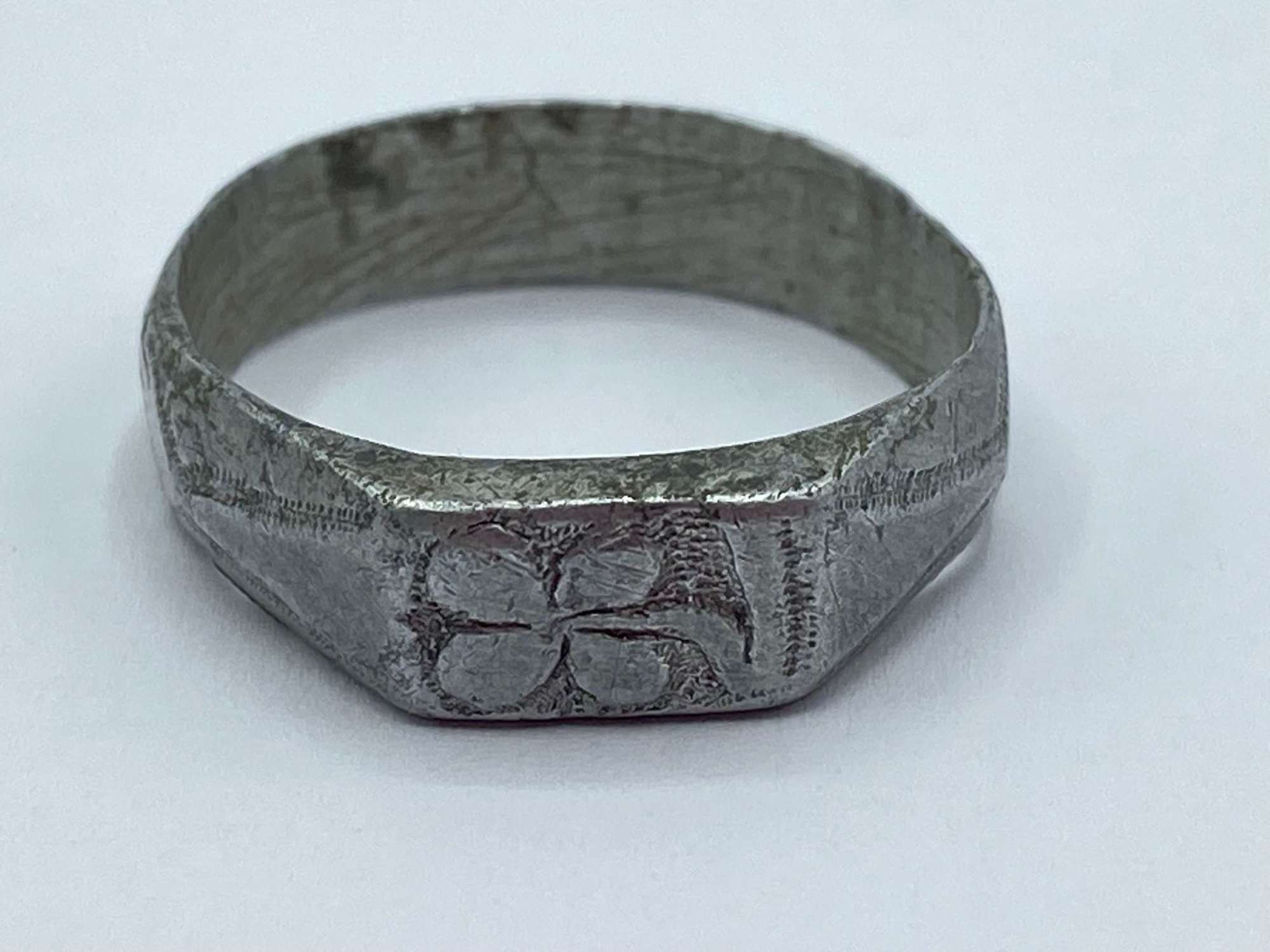 WW1 Crudely Made Aluminium Prisoner Of War Four Leaf Lucky Clover Ring