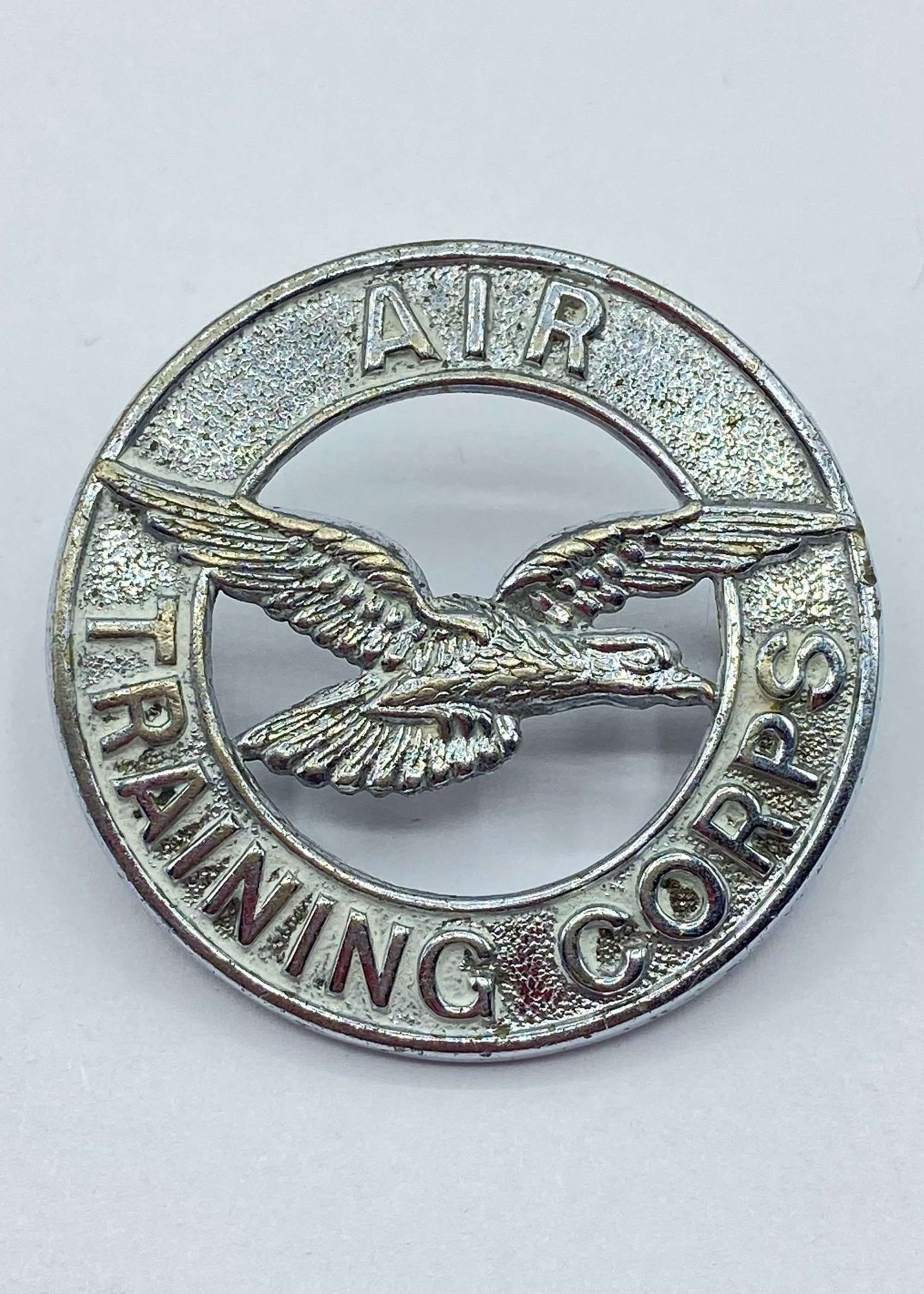 Post WW2 British RAF Air Training Corps ATC Cap Badge