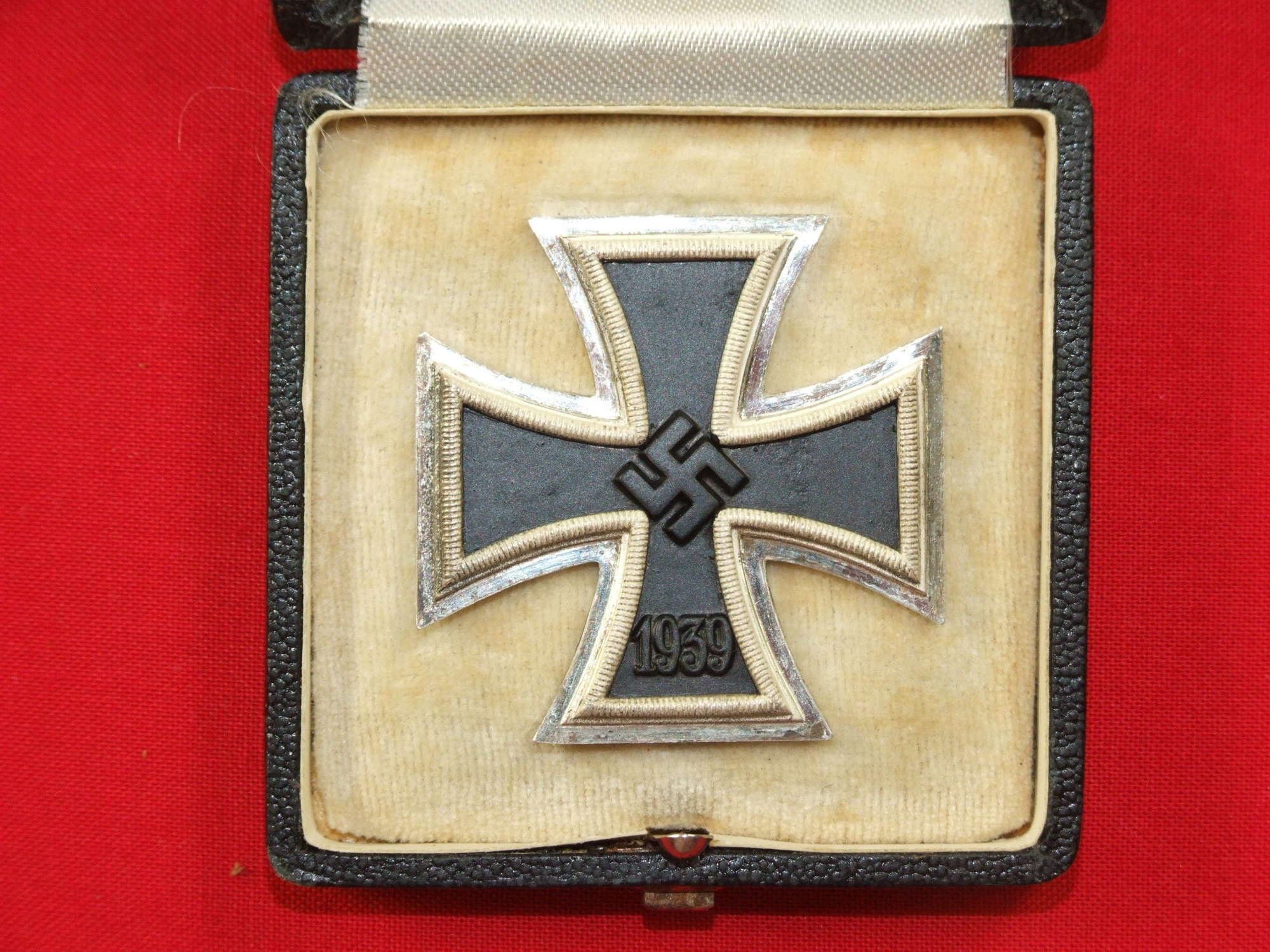 Cased 1939 iron Cross by B.H. Mayer