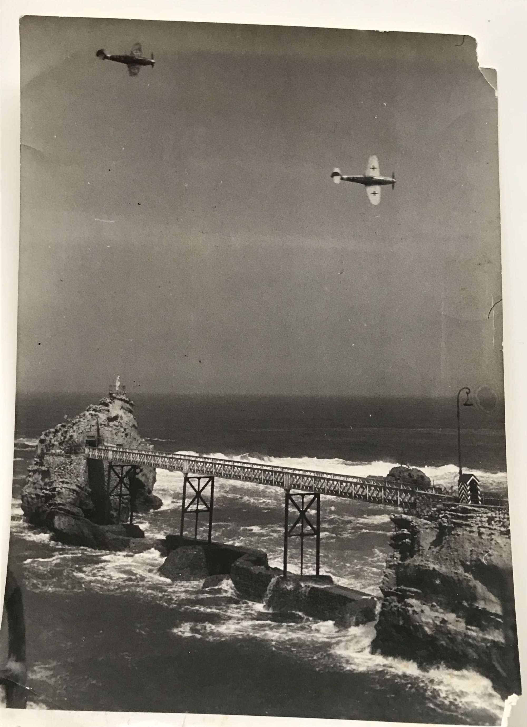 German press photo of ME 109 south of France, 1943