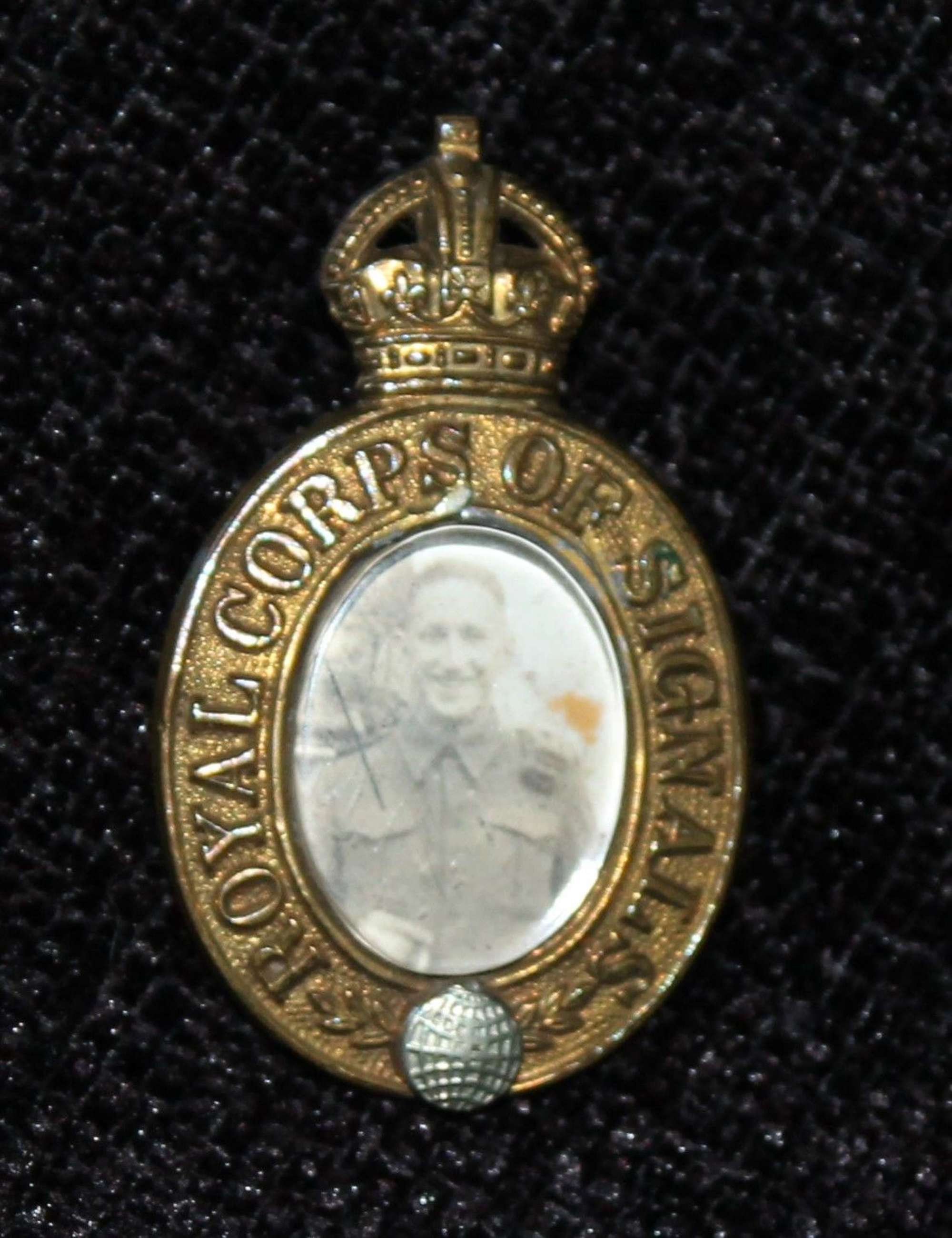 Royal Corps of Signals Sweetheart Badge