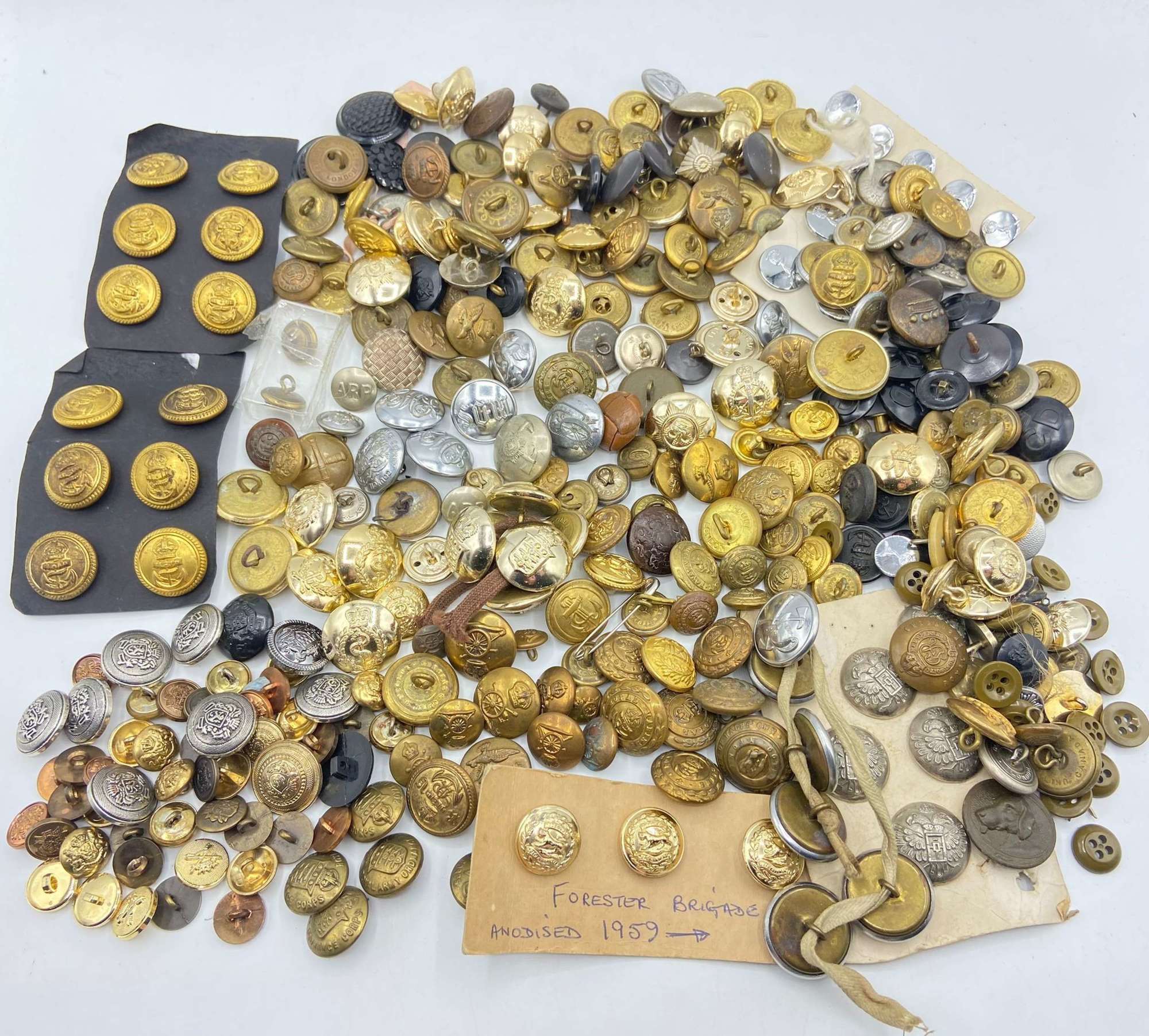 Huge Job Lot Of WW1 & WW2 British, French & USA Military Buttons X 370