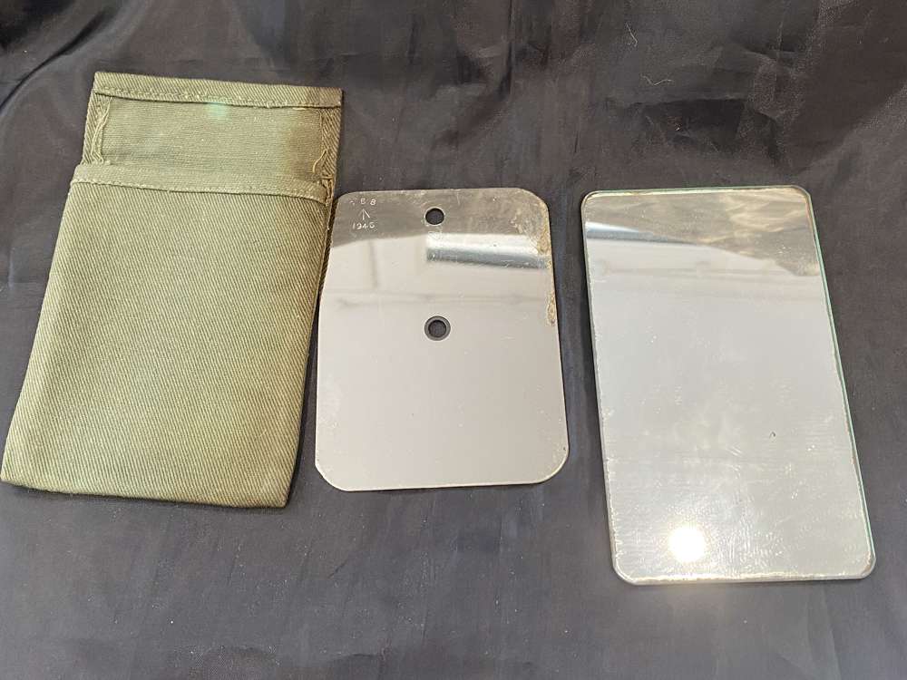 WW2 BRITISH COMMANDO SIGNALLING MIRROR SET