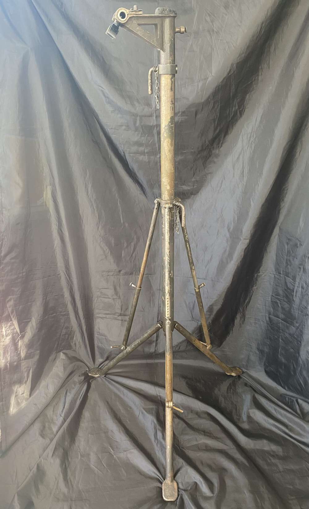 MG13 ANTI-AIRCRAFT TRIPOD