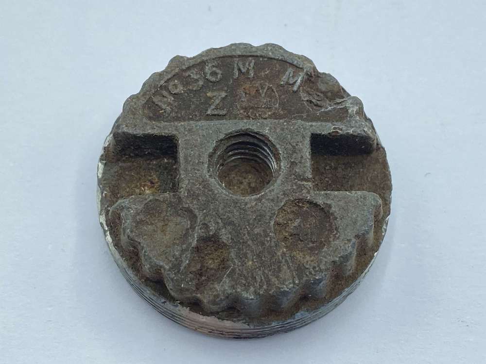 WW2 British 1941 Dated MK1 No36 Mills Hand Grenade Base Plug