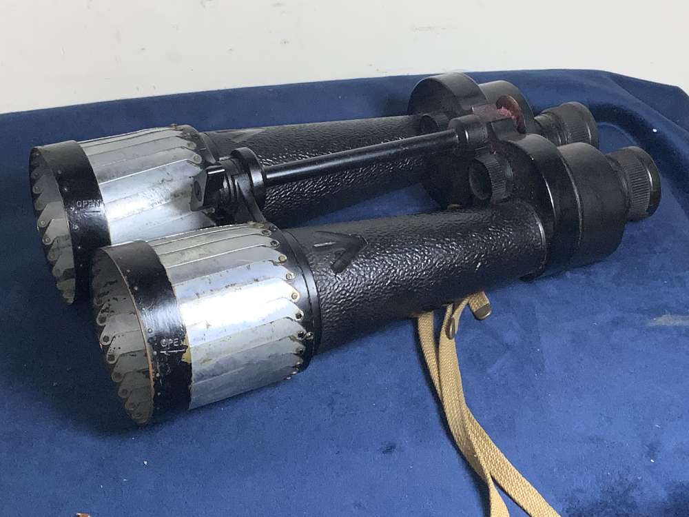 BRITISH 2WW BINOCULARS & CASE