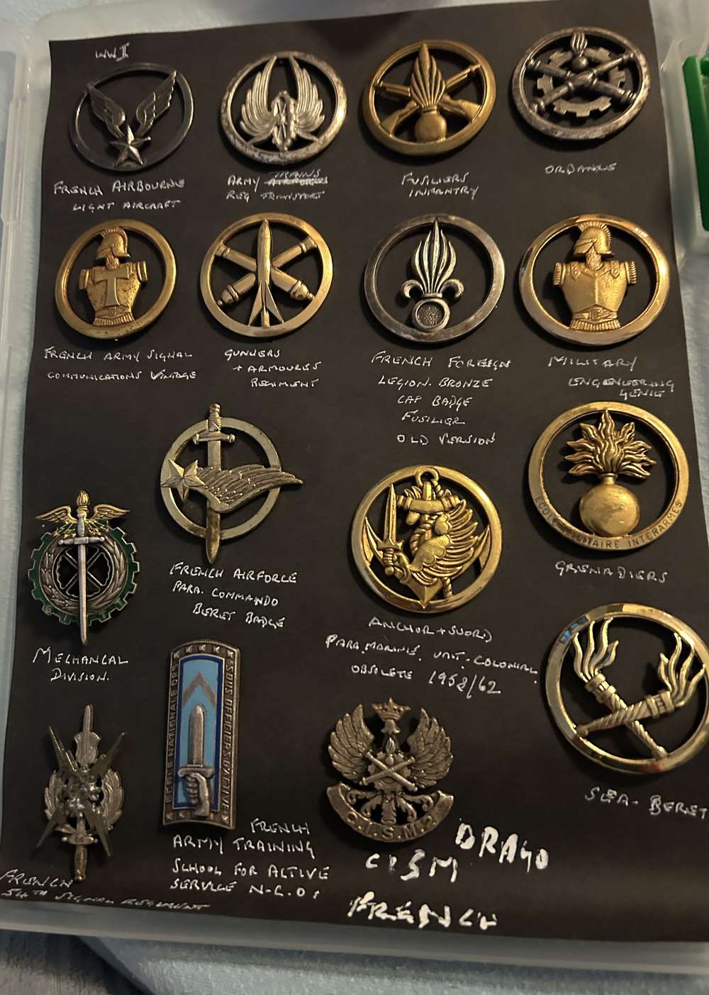 16 French WWII Badges 