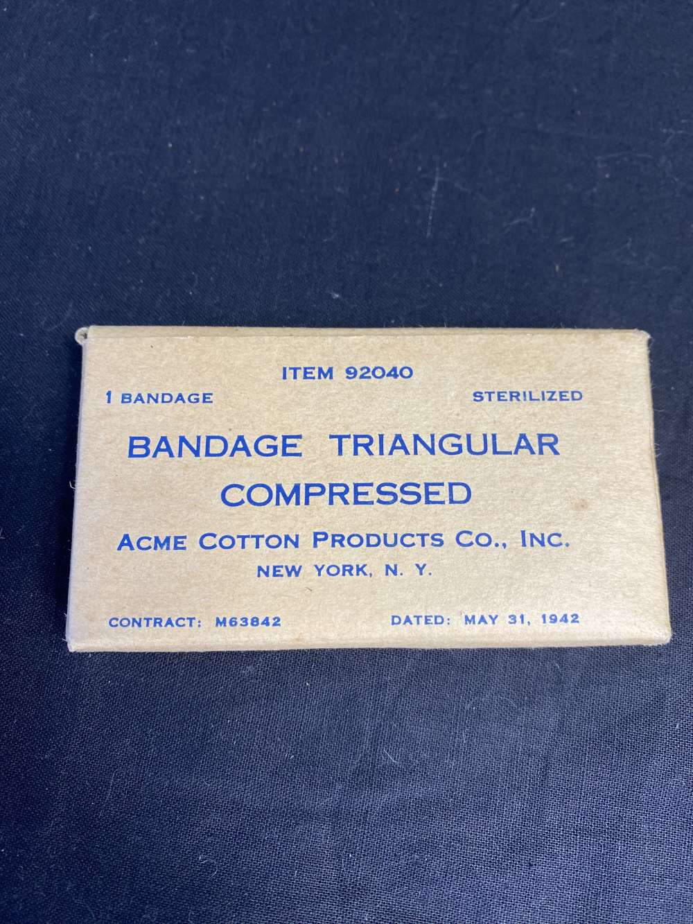 WW2 U.S. TRIANGULAR BANDAGE COMPRESSED