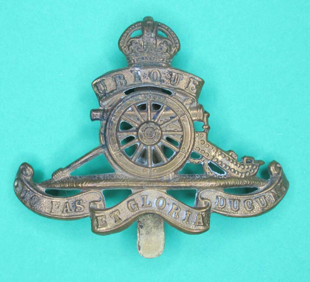 A ROYAL ARTILLERY CAP BADGE