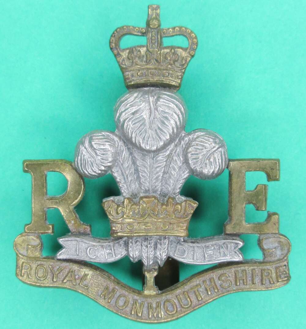 ROYAL MONMOUTHSHIRE ENGINEERS CAP BADGE