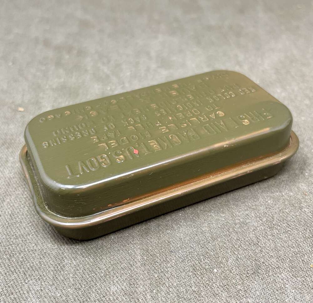 Olive Drab US Army Dressing First Aid Packet US Govt Carlisle Model by Bauer & Black Div o