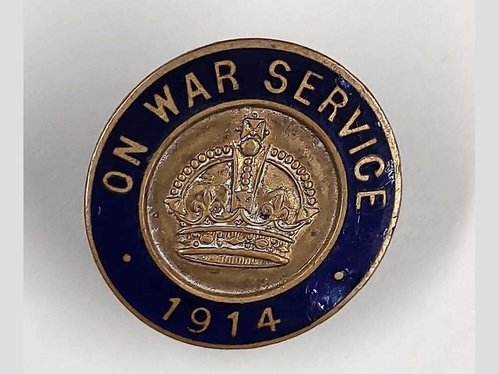 On War Service 1914 Enamel Badge