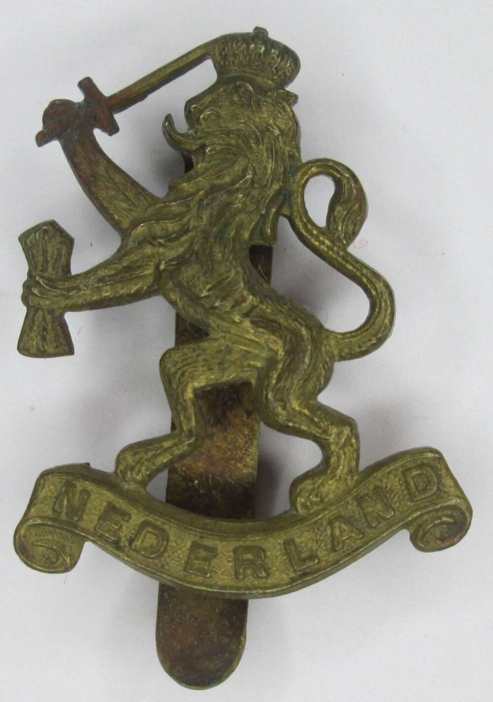 A FREE FORCES NETHERLANDS CAP BADGE