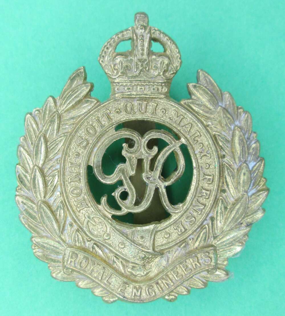 ROYAL ENGINEERS GEORGE VI FORAGE CAP BADGE