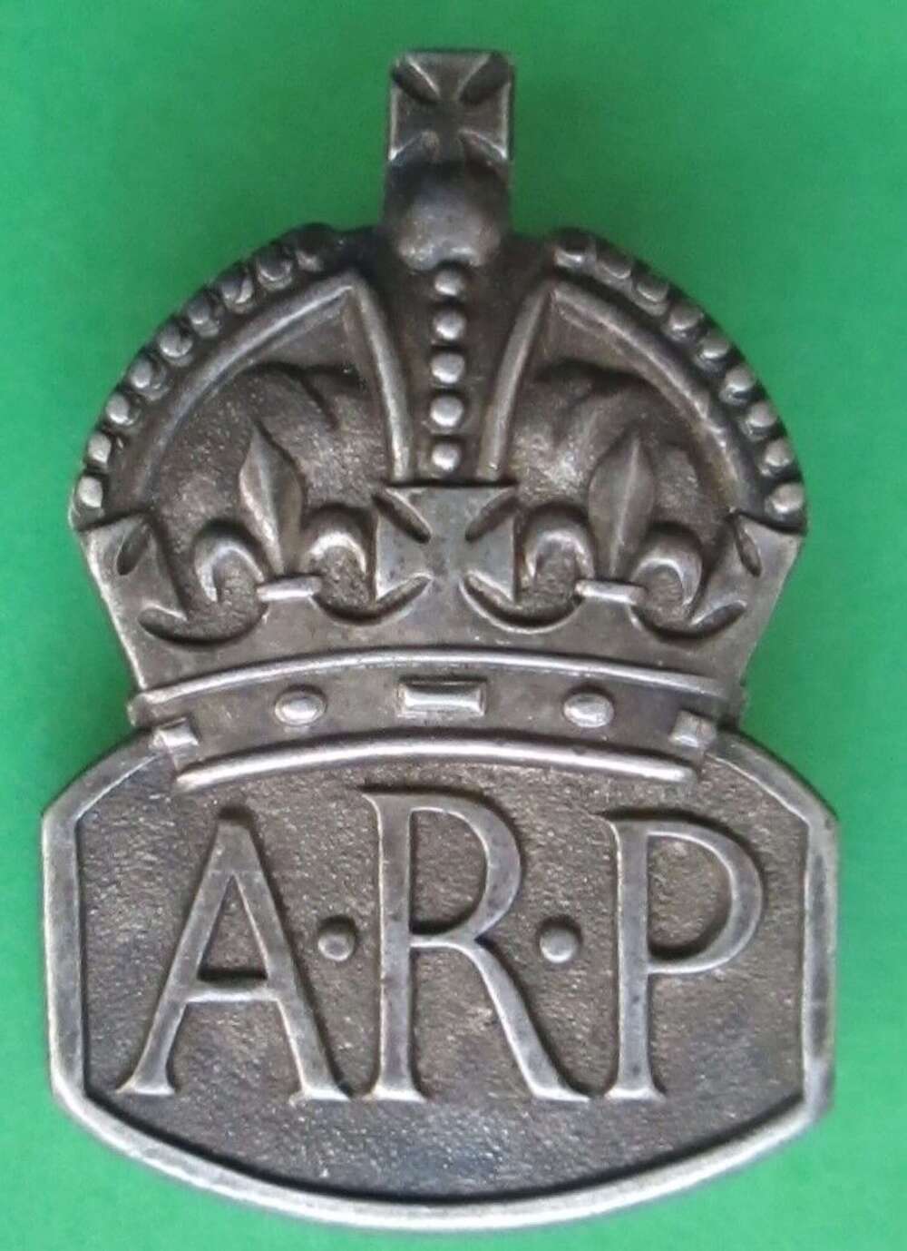 AIR RAID PERSONEL SILVER LAPEL BADGE