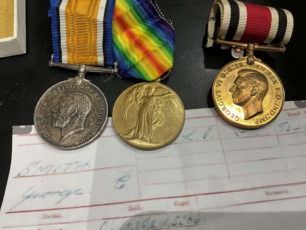 SOLDIER S MEDAL OF THE GREAT WAR AND POLICE SERVICE MEDAL