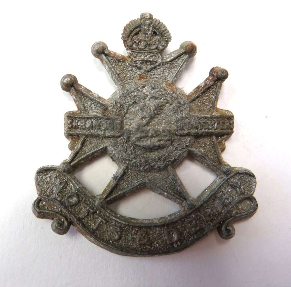 WW2 Notts & Derby Regiment Plastic Economy Cap Badge