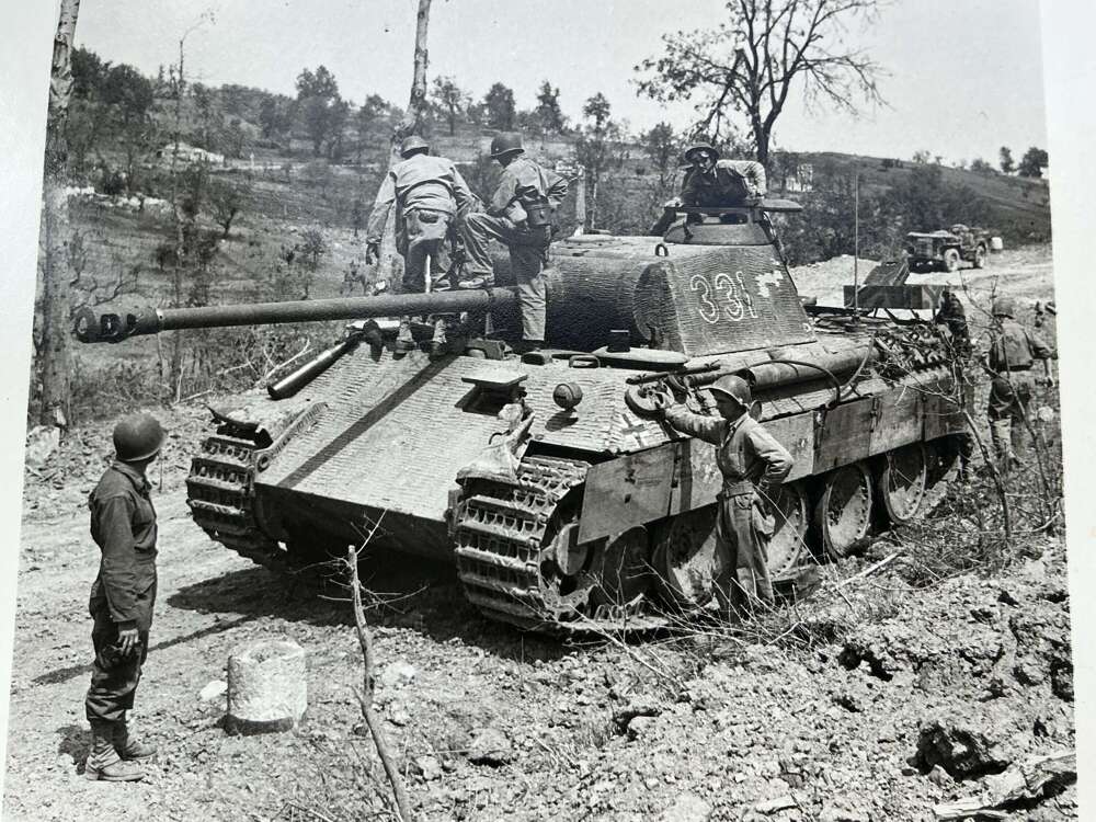 Official press photo knocked out panther tank Italy1944