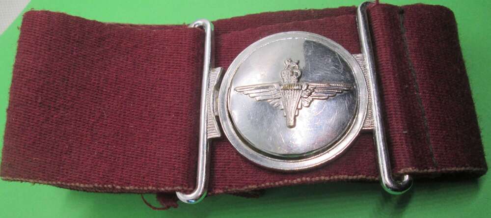 A PARACHUTE REGIMENT UNIFORM CLASP BELT