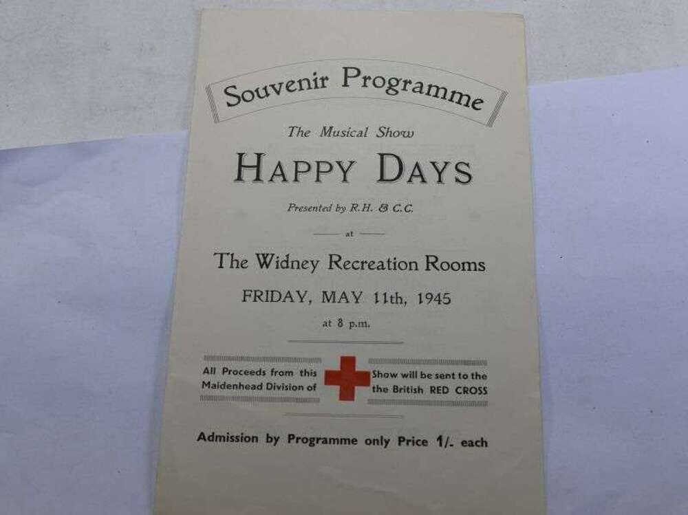 B19) Original Late WW2 Musical Show program me Happy Days May 1945