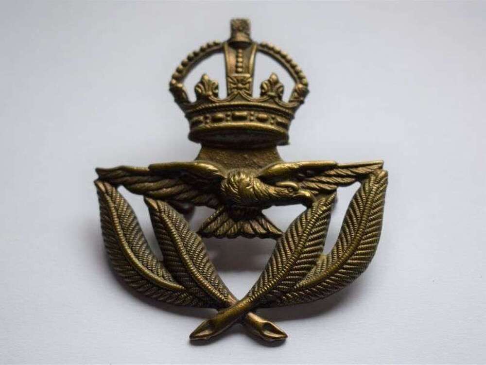 123) Original WW2  RAF Warrant Officers Issue Large Cap Badge