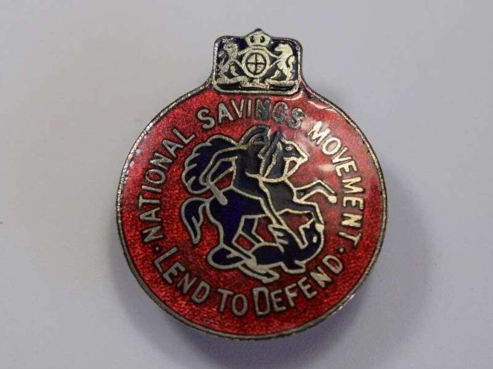 33) Original WW2 Mans Lend to Defend National Savings Lapel Badge