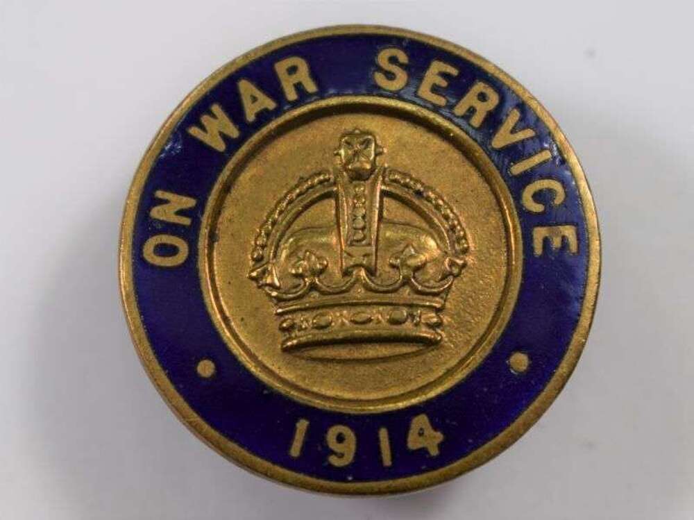 24) Nice Original WW1 On War Service 1914 Lapel Badge D.C.Collins