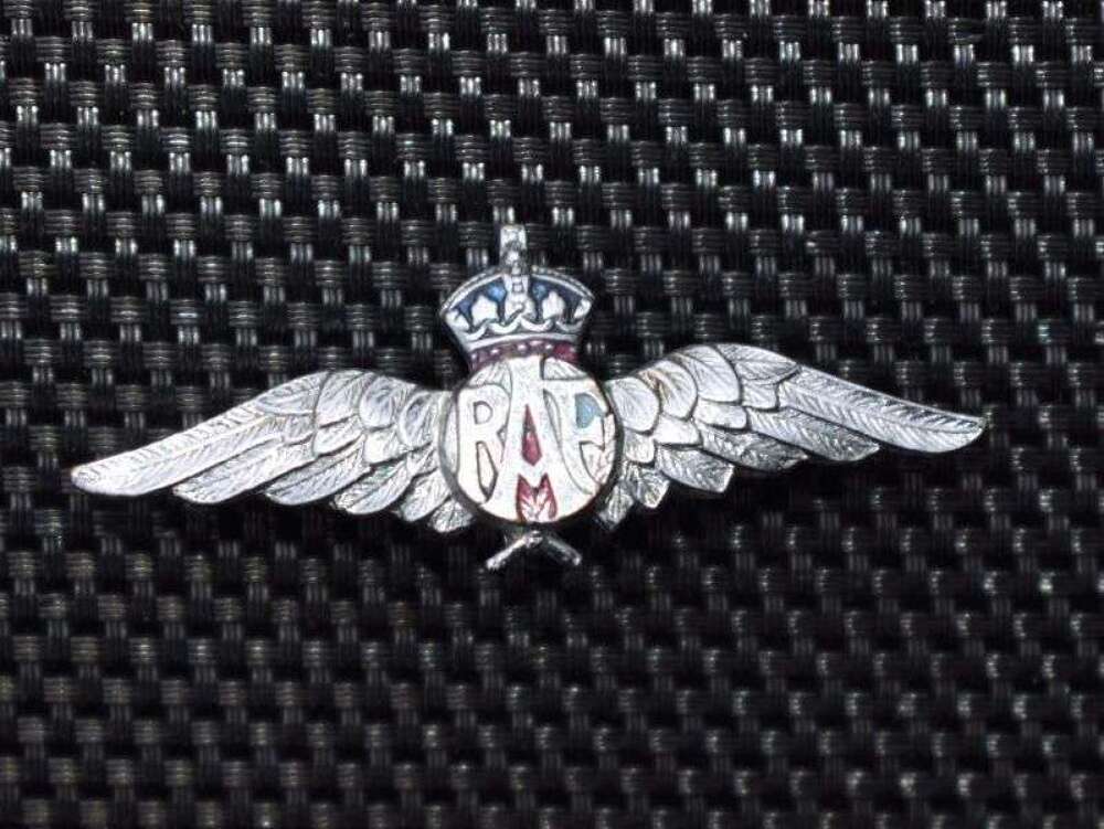 8) Excellent Original WW2 RAF Wings Sweetheart Brooch