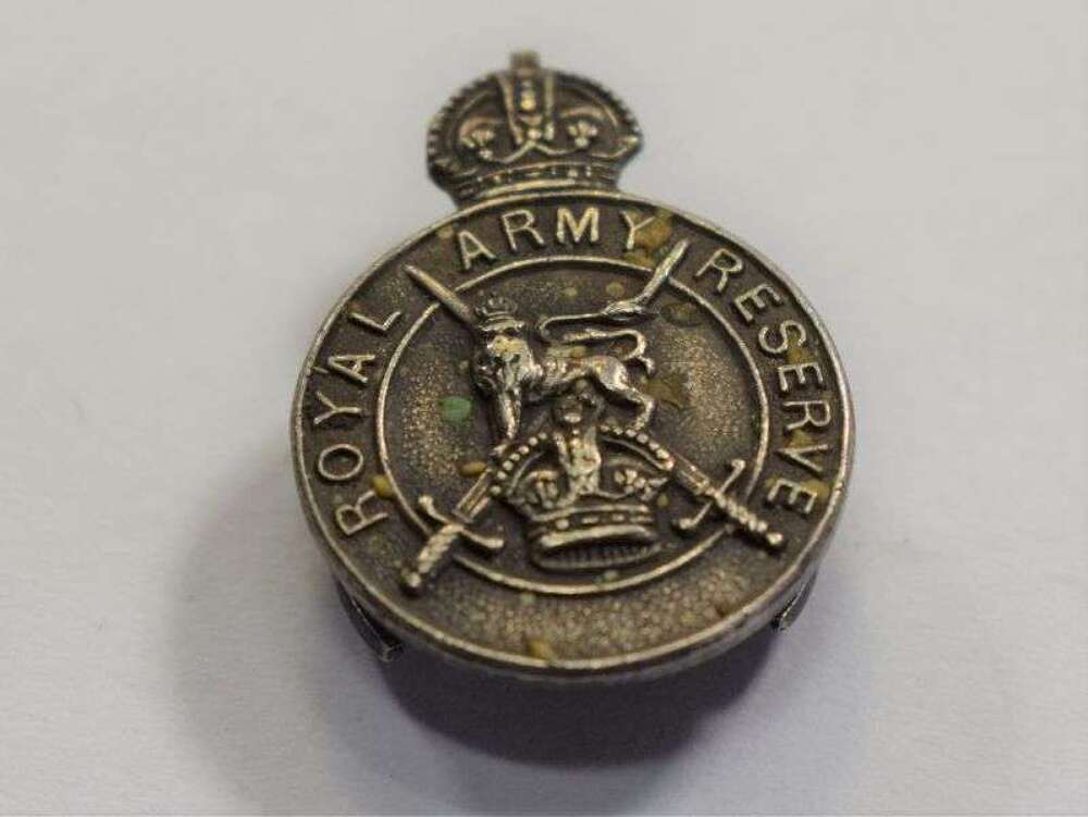 Silver Hallmarked Lapel Badge Royal Army Reserve