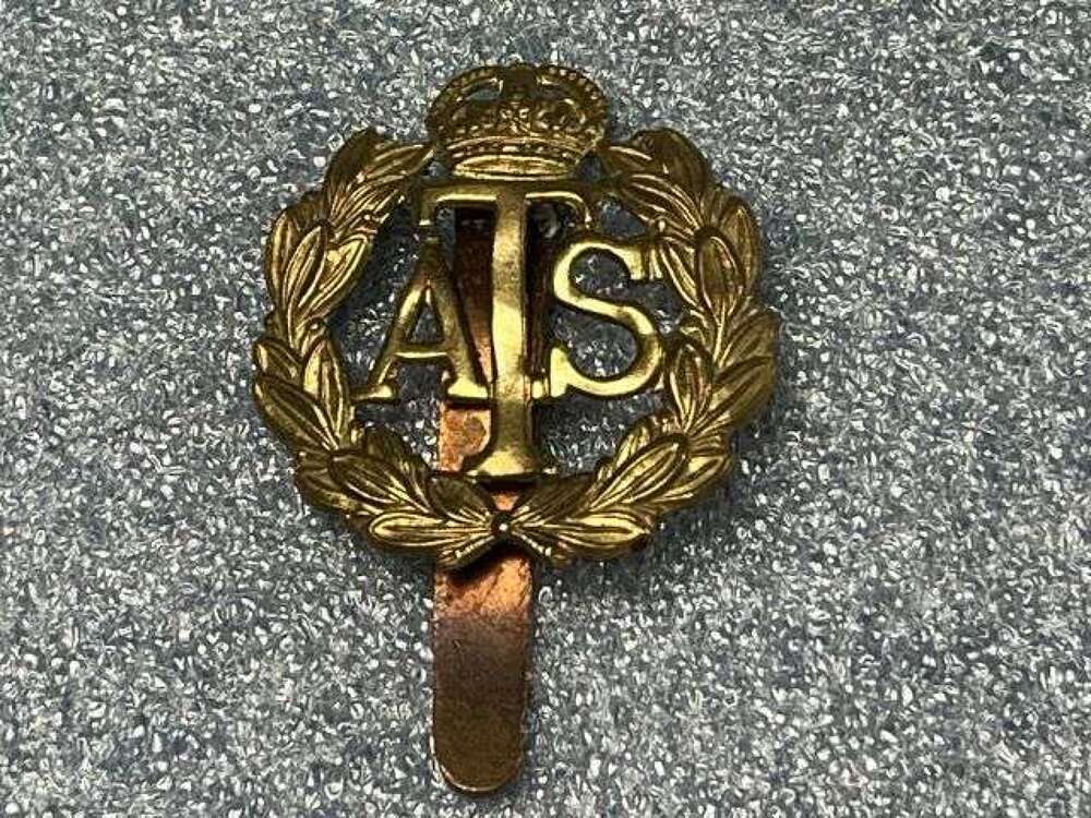 94) Excellent Original WW2 Auxiliary Territorial Service ATS Cap Badge