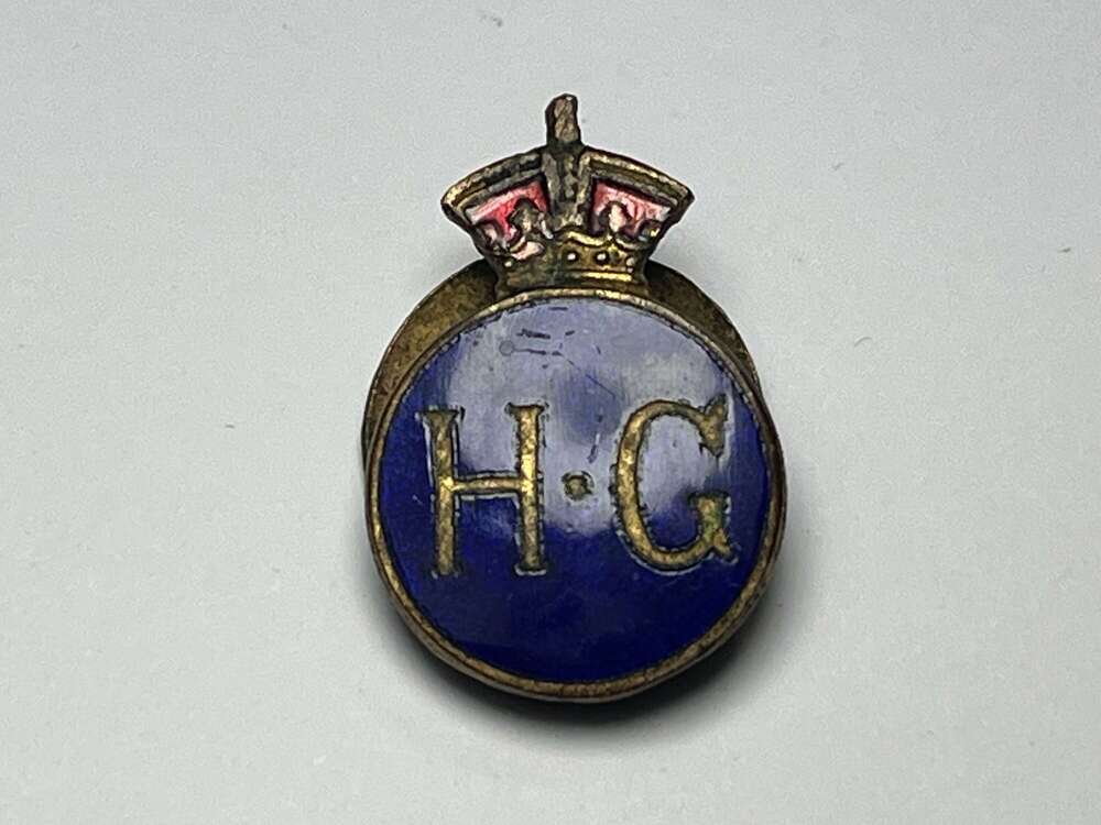 101) Good Original WW2 Home Guard Man&rsquo;s Round Lapel Badge HG