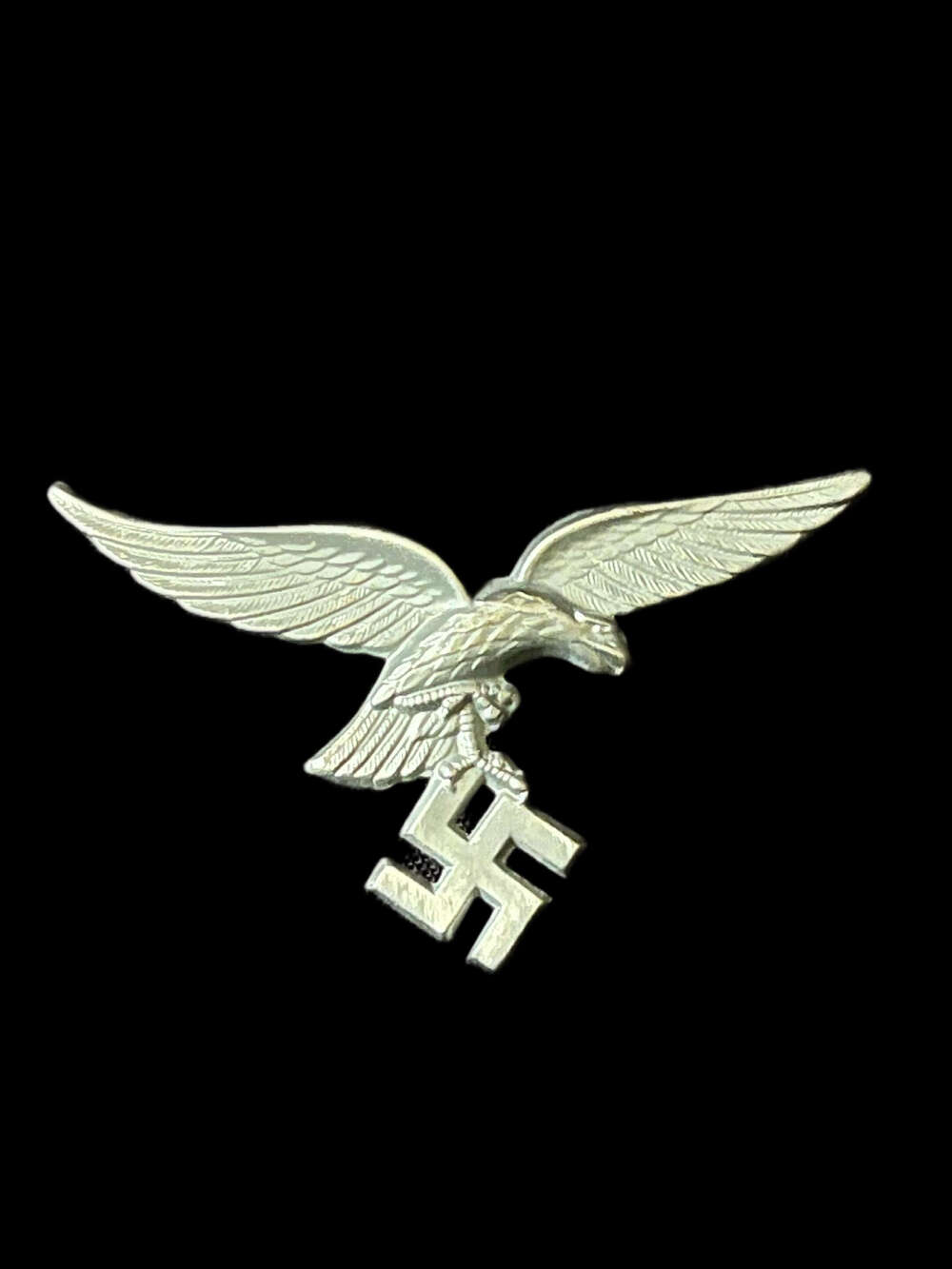 WW2 GERMAN LUFTWAFFE VISOR CAP BADGE