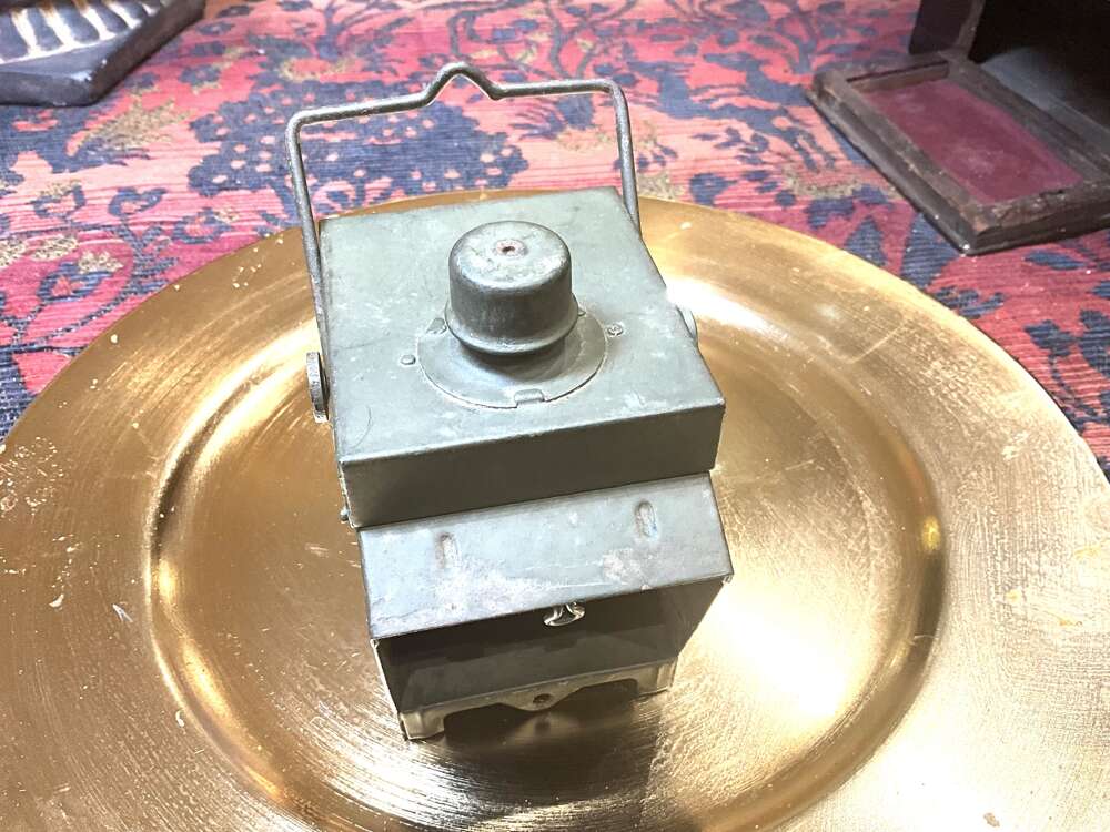 WW2 VEHICLE BATTERY LAMP 